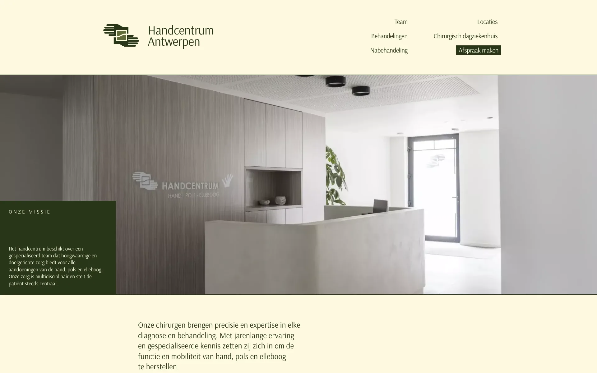 Handcentrum Antwerpen homepage with a photo of the reception and the mission of the centre